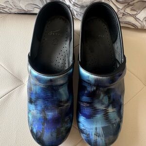 Stylish Blue Clogs